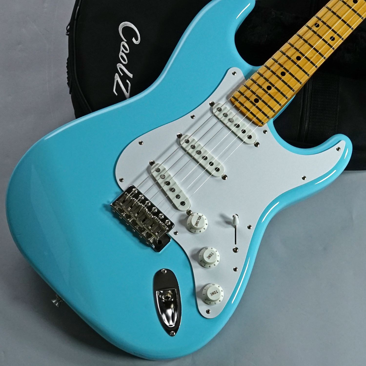 ZST-1R CoolZ ストラトキャスター サンバースト厚手のソフトケース付
