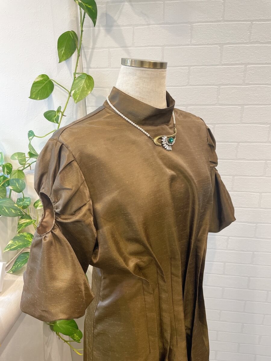 my closet / GATHER SLEEVE WAIST TUCK DRESS