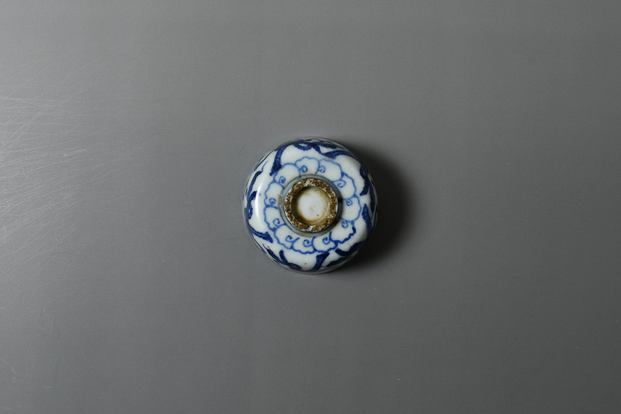 中国 藍釉吹墨 煎茶碗 四客 時代箱付 M R4521 中国 藍釉吹墨 煎茶碗 四