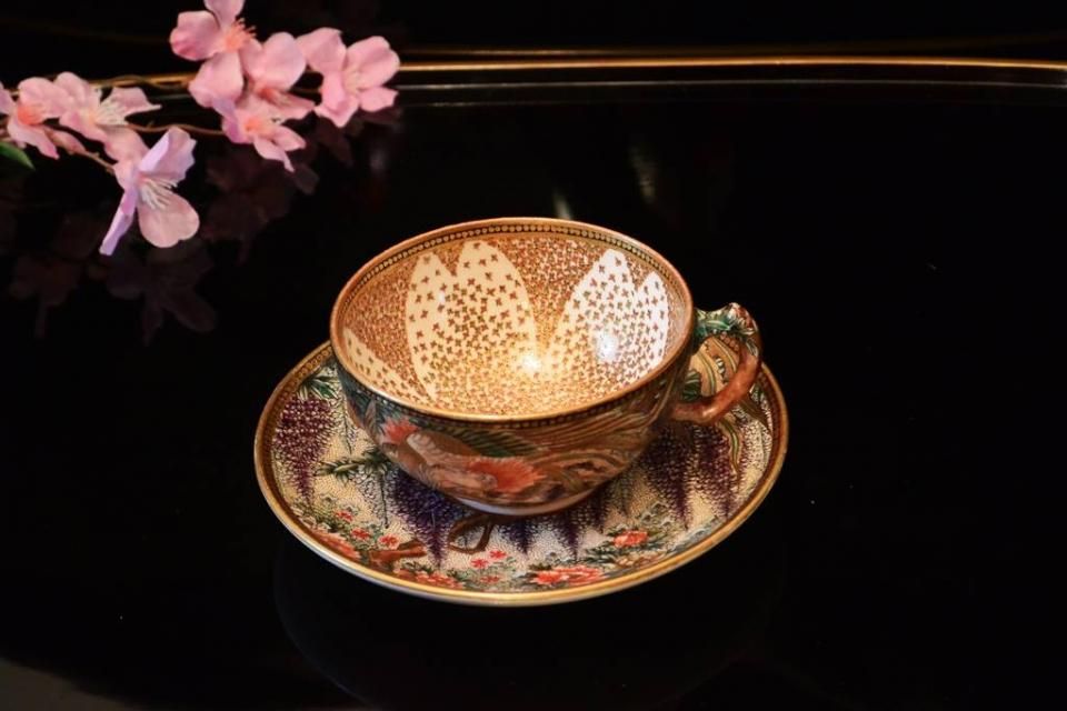 薩摩焼神戸大日本長州山 高浮彫羅漢 龍女 底部に在銘 明治輸出 里帰り