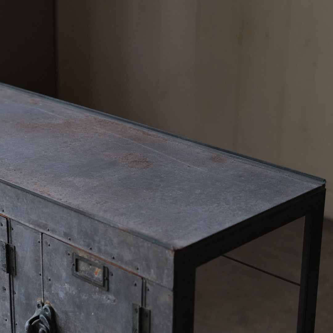 1561 アンティーク 銅とブリキのガラスケース | REFACTORY antiques