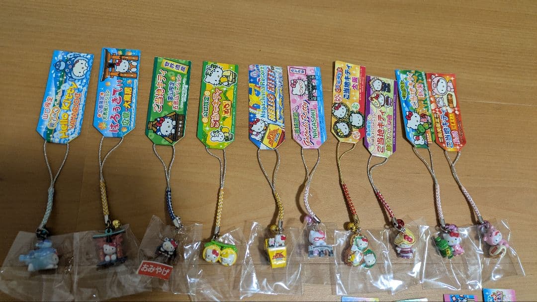 【ご当地キティ】 ハローキティ根付け ストラップ等 51個セット