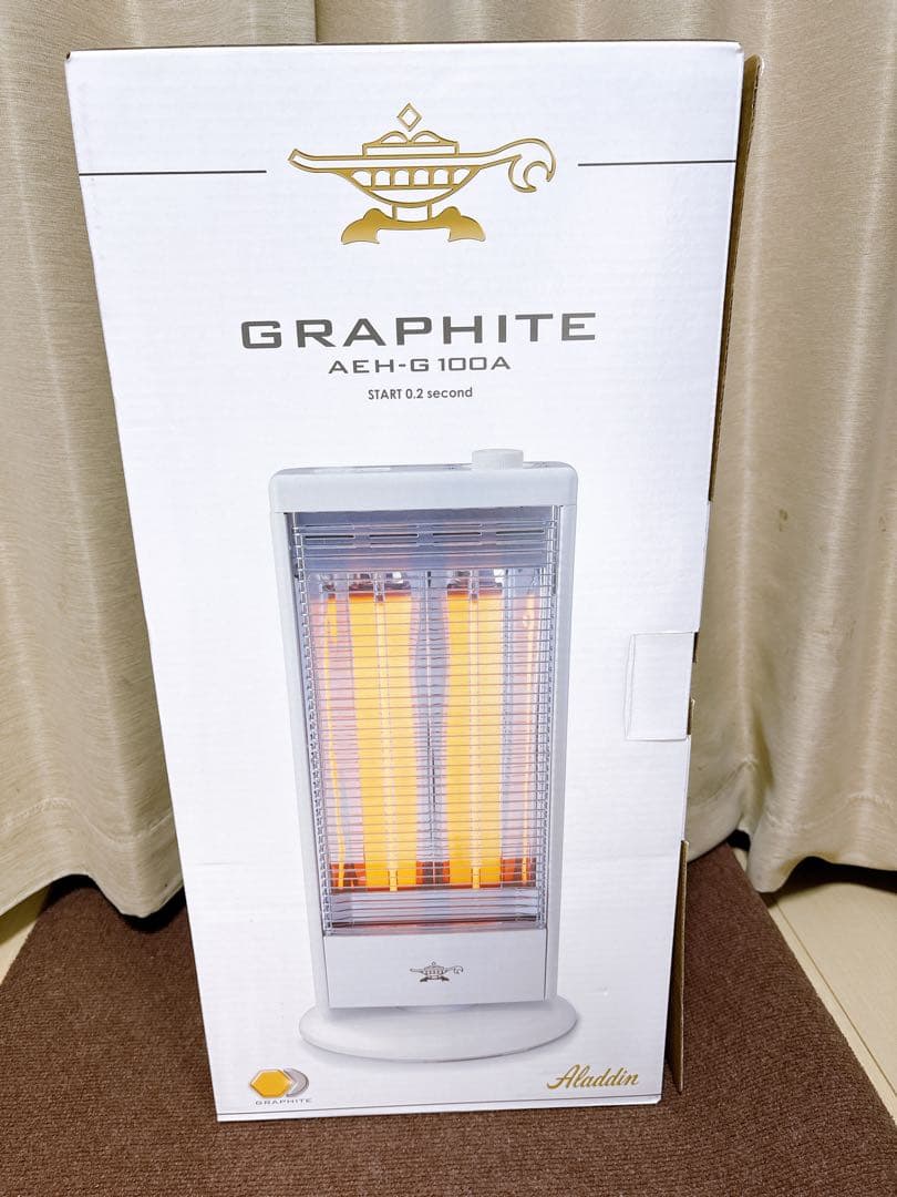 新品✨️2025年製グラファイトヒーター AEH-G100A 0.2秒で瞬間発熱！ワイド方向に熱が広がり、快適なぬくもりを実現