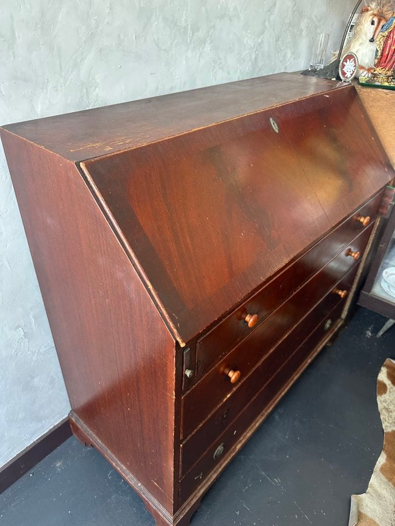 最終価格‼️アンティーク　木製ドロワー付きライティングビューローこの瞬間だけ❣️ アンティーク風のおしゃれなライティングビューロー、重厚な雰囲気漂う